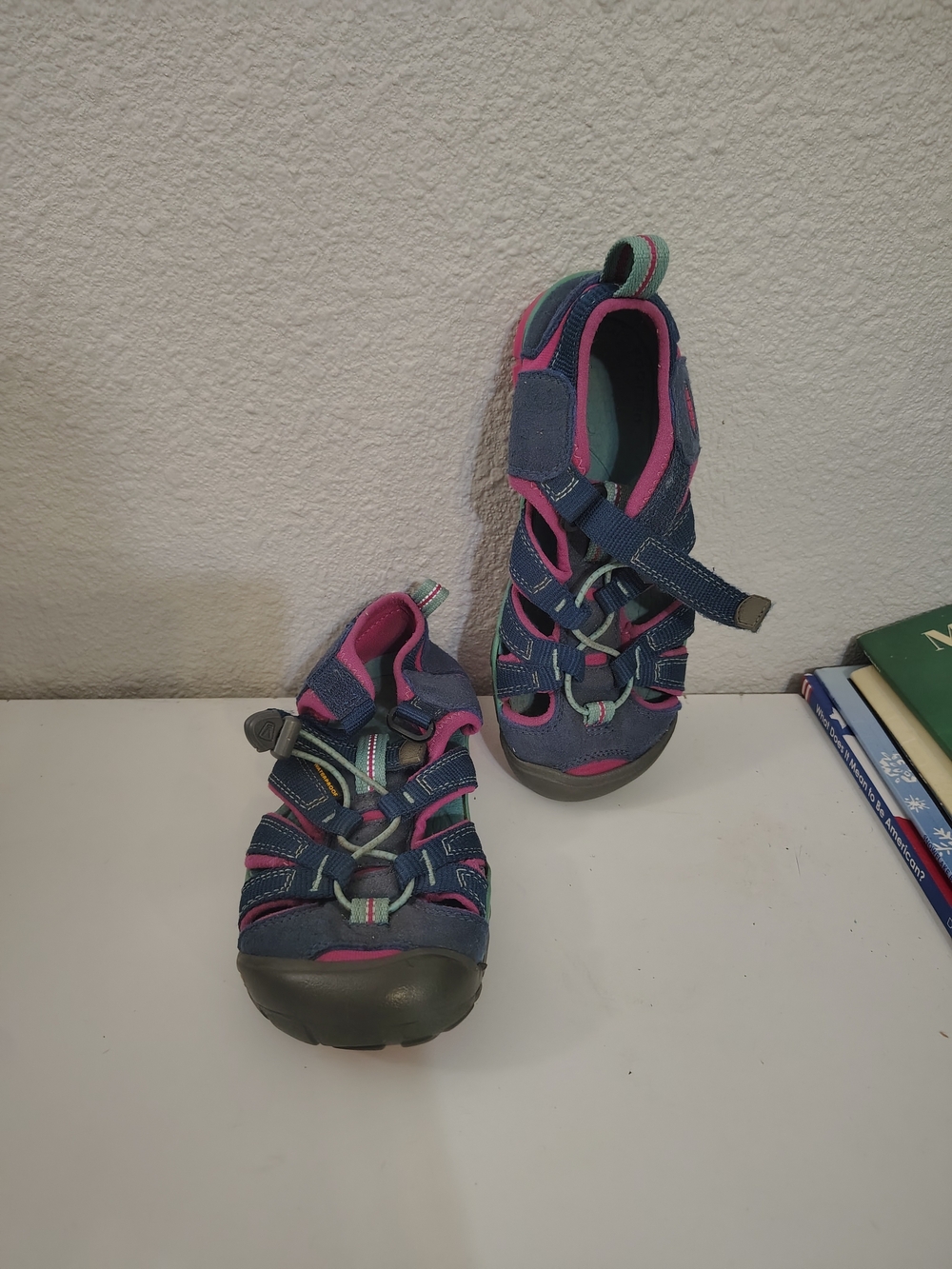 KEEN Kids Girls Pink Blue Water Sandals Shoes Size Size 1 Hiking Sandals Outdoor